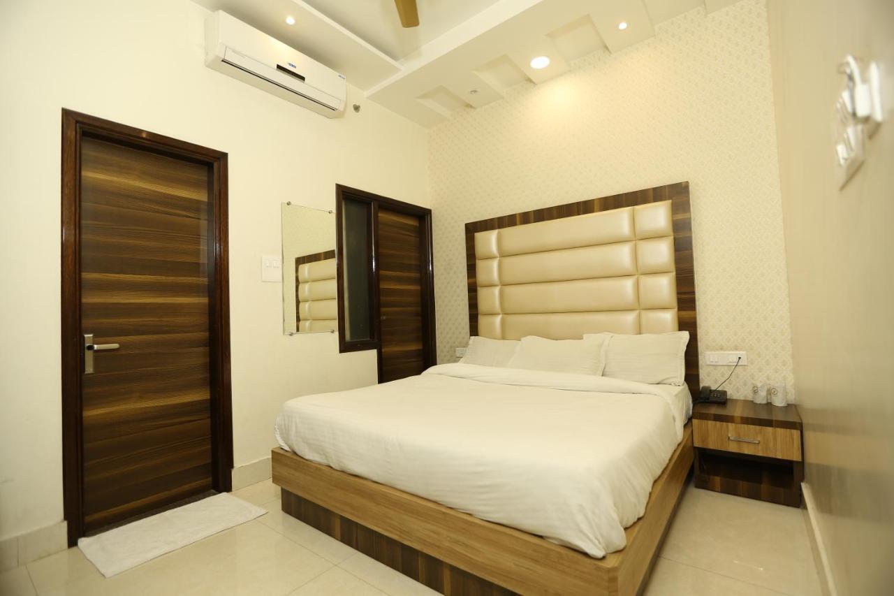 Om Sai B&B Amritsar Exterior photo
