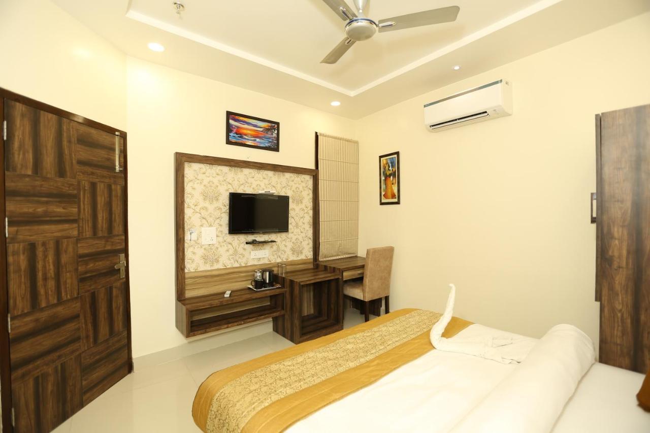 Om Sai B&B Amritsar Exterior photo